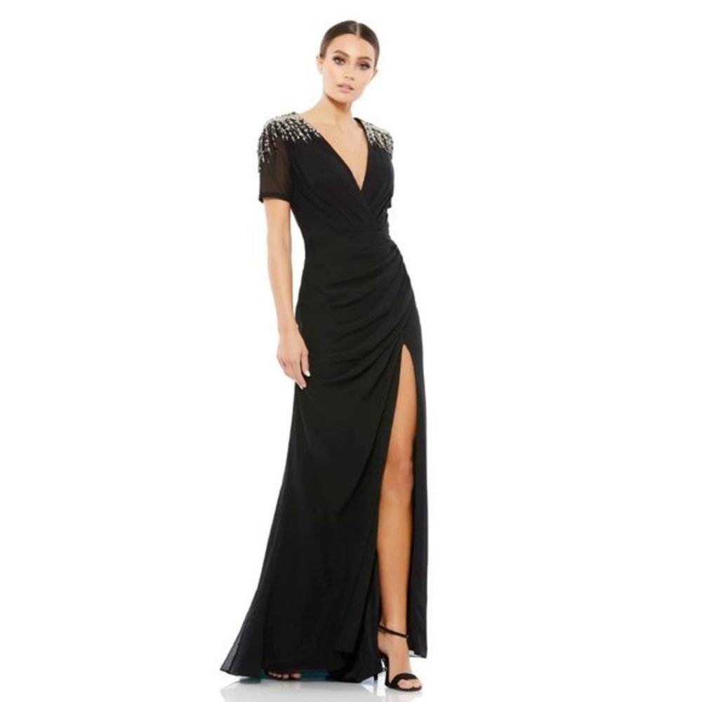 Ieena for Mac Duggal Sequined Embellished Shoulder Evening Gown Black in Size 12